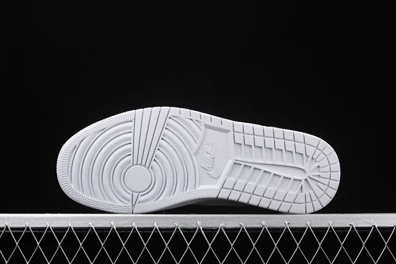 All categories Air Jordan Jordan series basketball shoes Air Jordan 1 Mid Air Jordan 1 Mid "Grey Volt" AJ1 Joe 1 neutral gray fluorescent yellow basketball shoes 554724-072